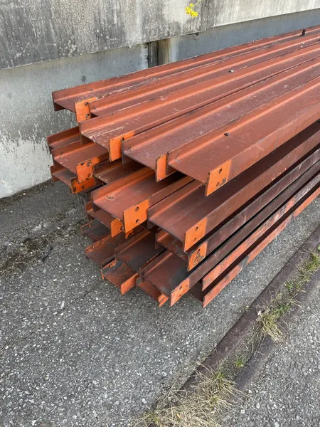 Poutrelles métalliques