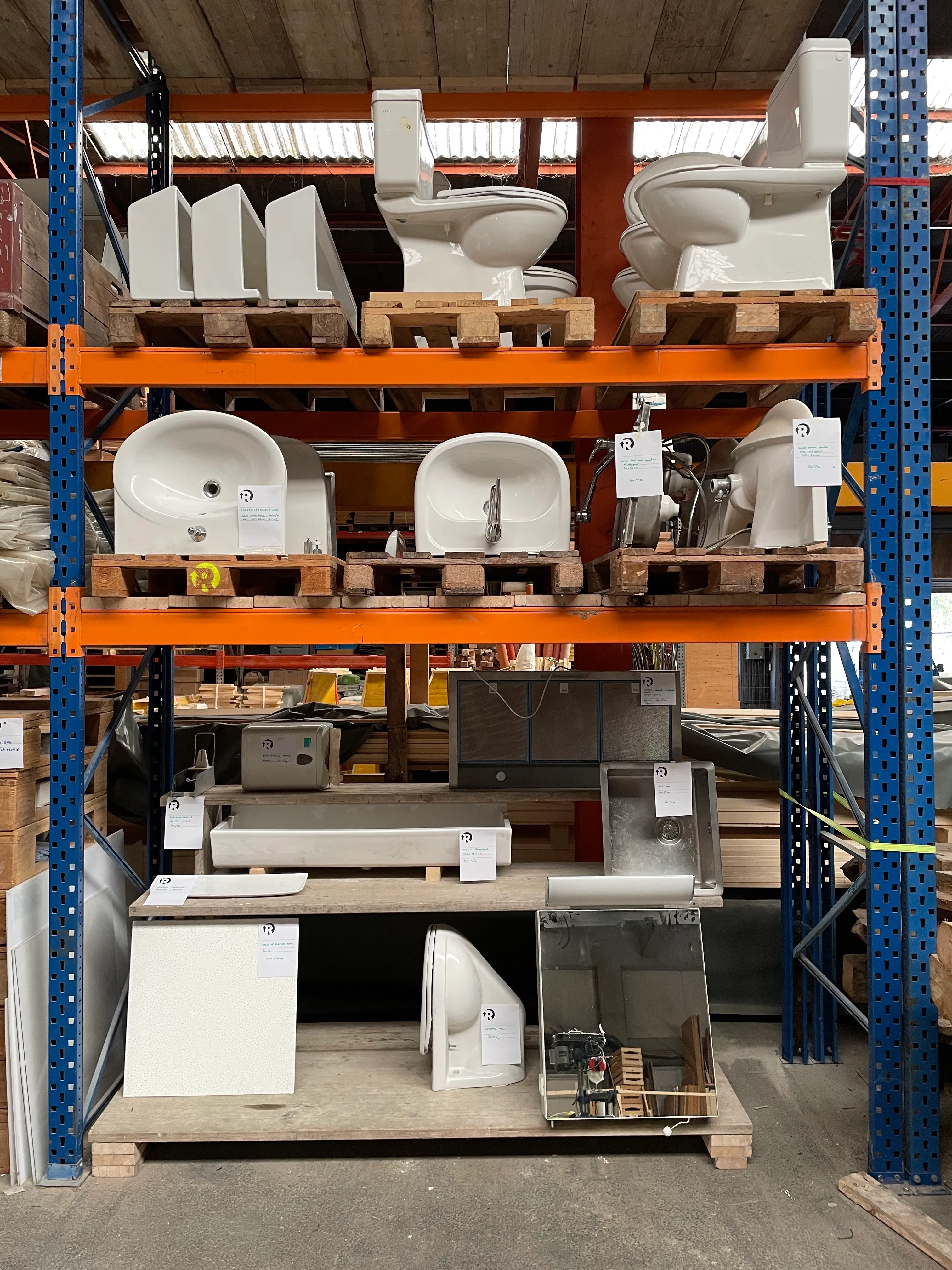 Équipements sanitaires en vente